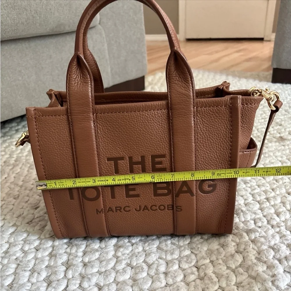 Marc Jacobs Tan Leather Tote Bag - Picture 2 of 8
